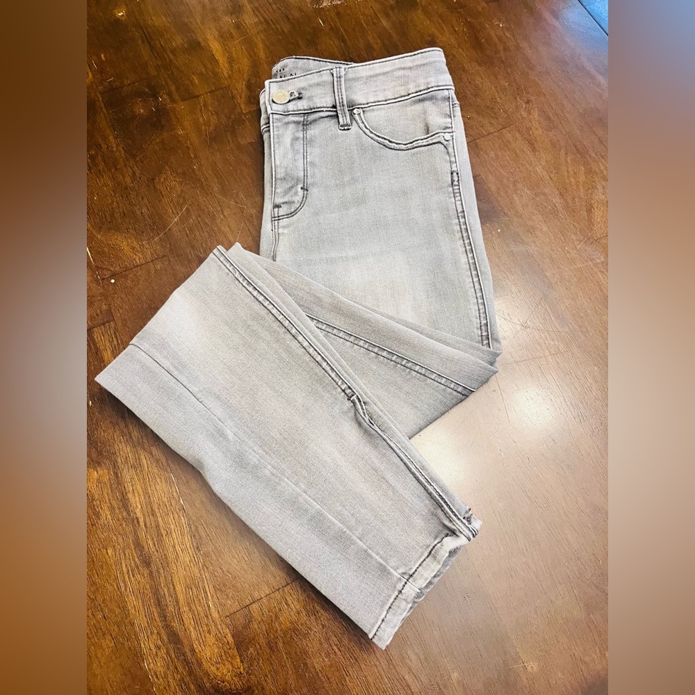 Light grey skinny Jean ankle, Size 0, white/black brand